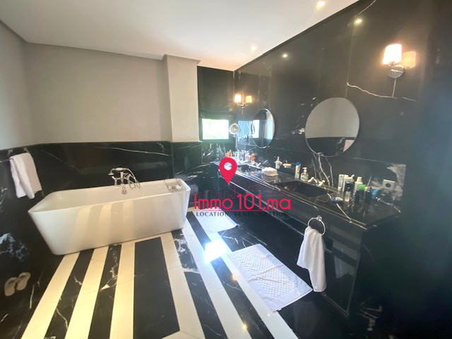 Superbe villa à vendre à Souissi ZLV2339